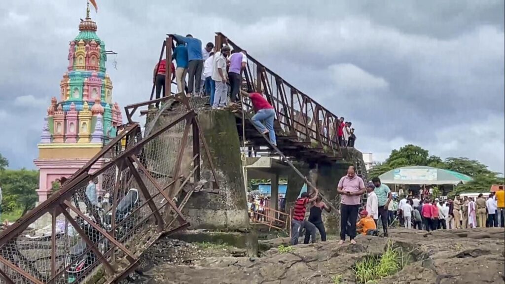 Pune Bridge Collapse 2025