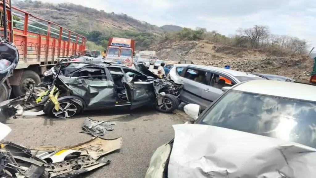 mumbai pune expressway accident